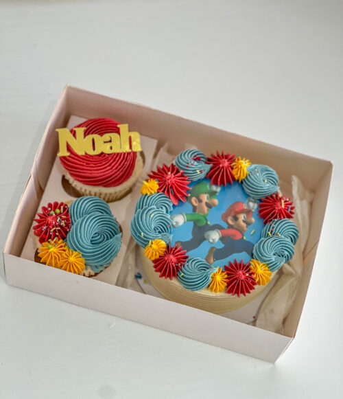 Themed Bento box - 2 cupcake